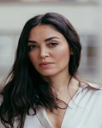 صورة Mona Pirzad