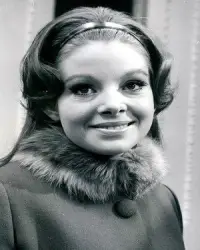 صورة Anna Calder Marshall
